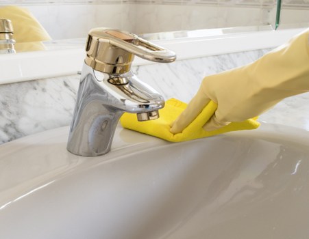 Move-in cleaning service for a Putney apartment building with access challenges